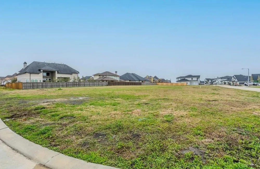 4806 Lost Creek Lane League City, TX 77573