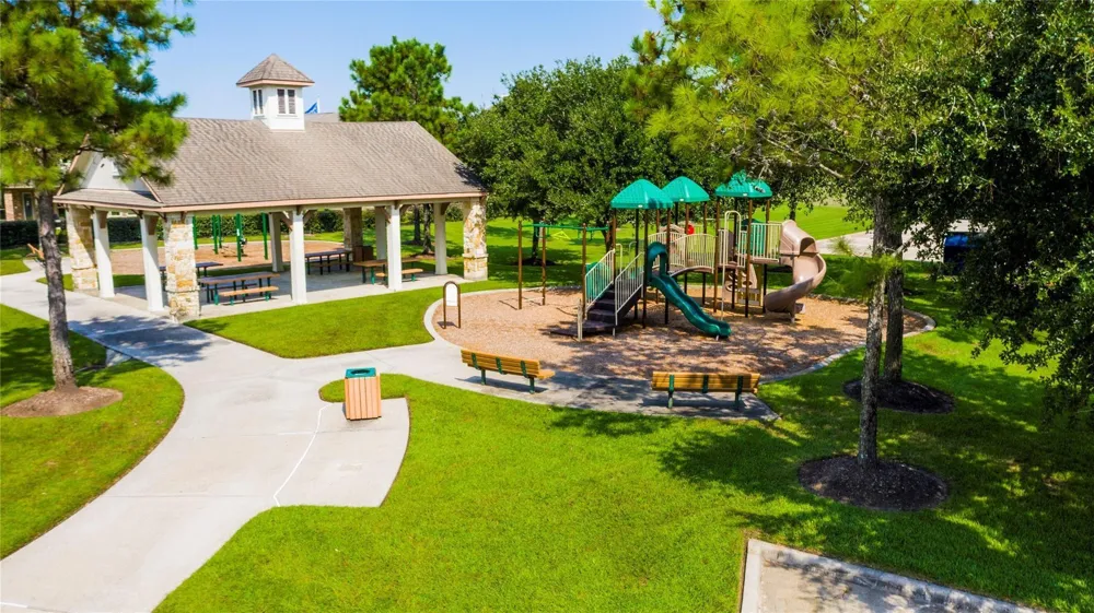 4806 Lost Creek Lane League City, TX 77573