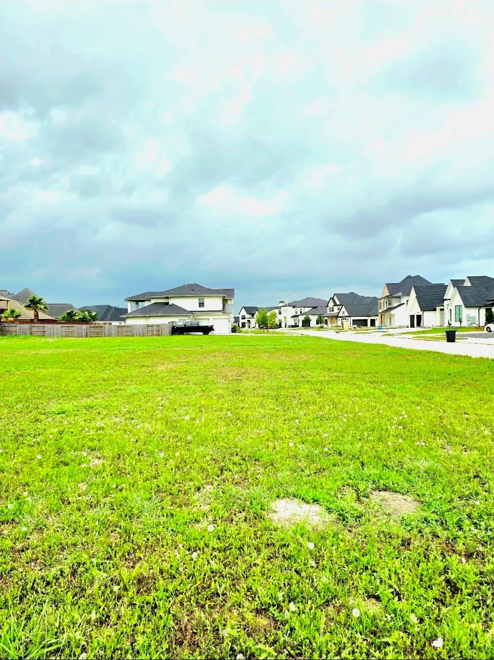 4806 Lost Creek Lane League City, TX 77573