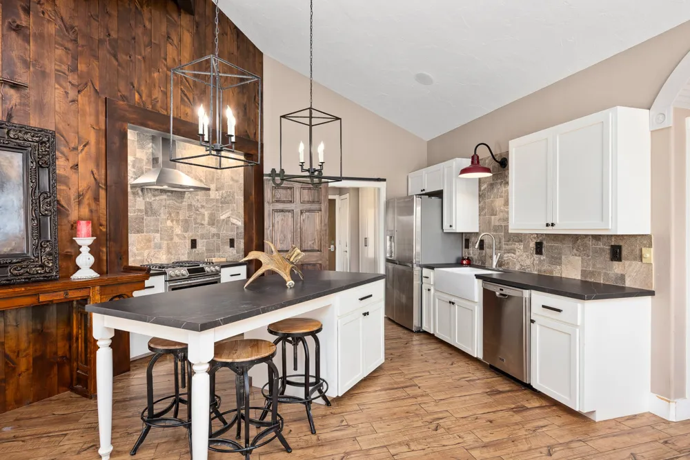 994 Upper Turtle Creek Road Kerrville, TX 78028