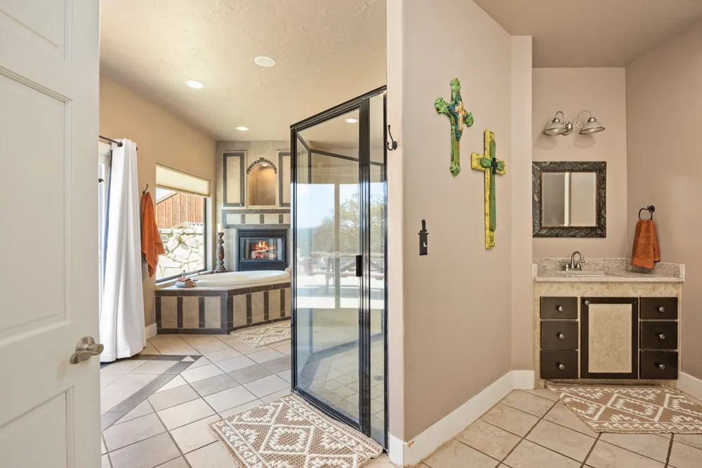 994 Upper Turtle Creek Road Kerrville, TX 78028