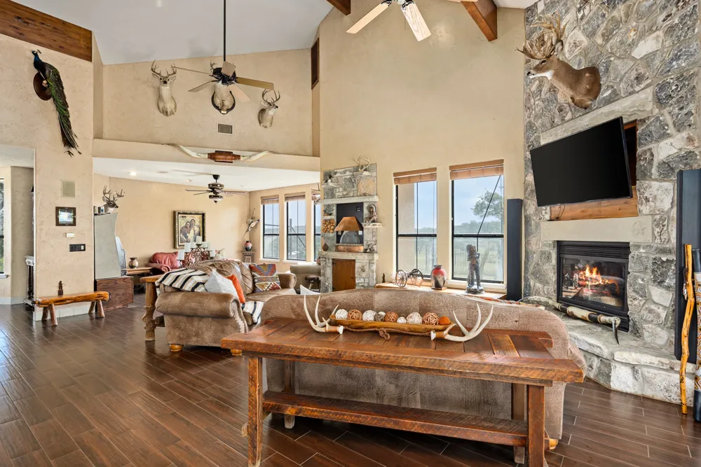 994 Upper Turtle Creek Road Kerrville, TX 78028