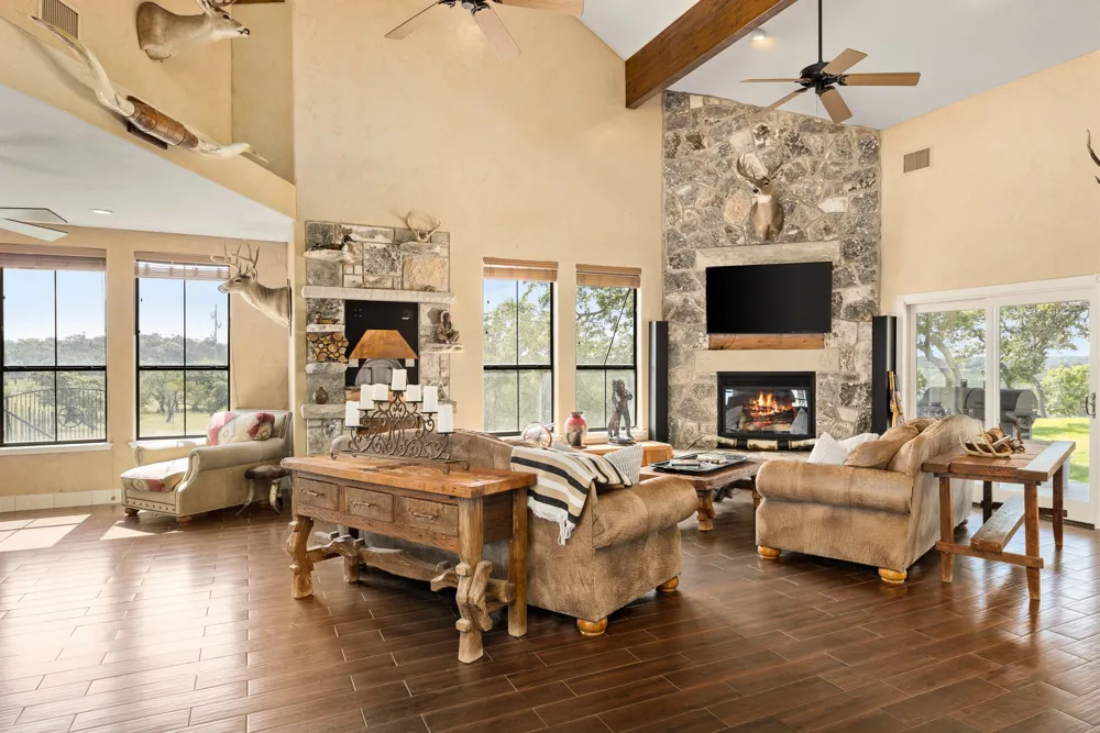 994 Upper Turtle Creek Road Kerrville, TX 78028