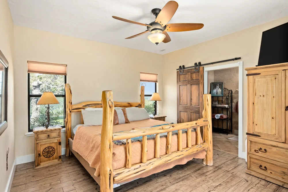 994 Upper Turtle Creek Road Kerrville, TX 78028