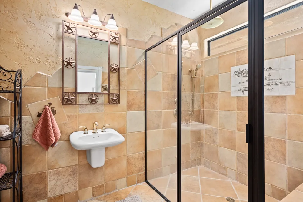 994 Upper Turtle Creek Road Kerrville, TX 78028