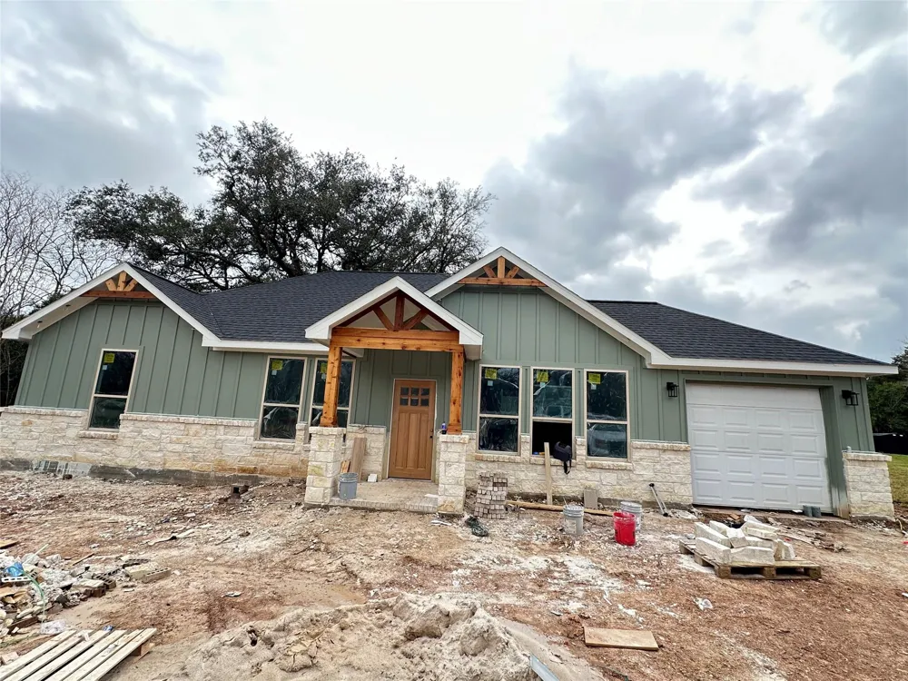 3910 Sunrise Lane Damon, TX 77430