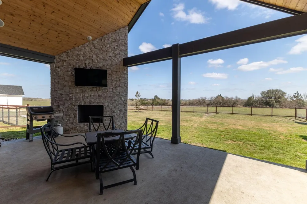 115 Country View Lane Schulenburg, TX 78956