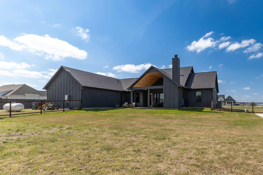 115 Country View Lane Schulenburg, TX 78956