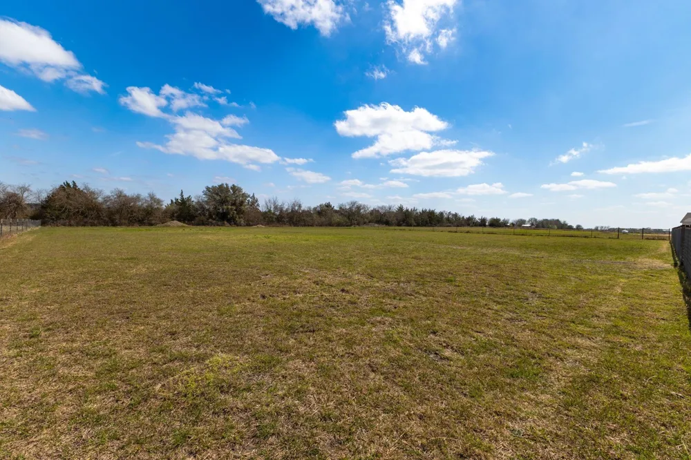 115 Country View Lane Schulenburg, TX 78956