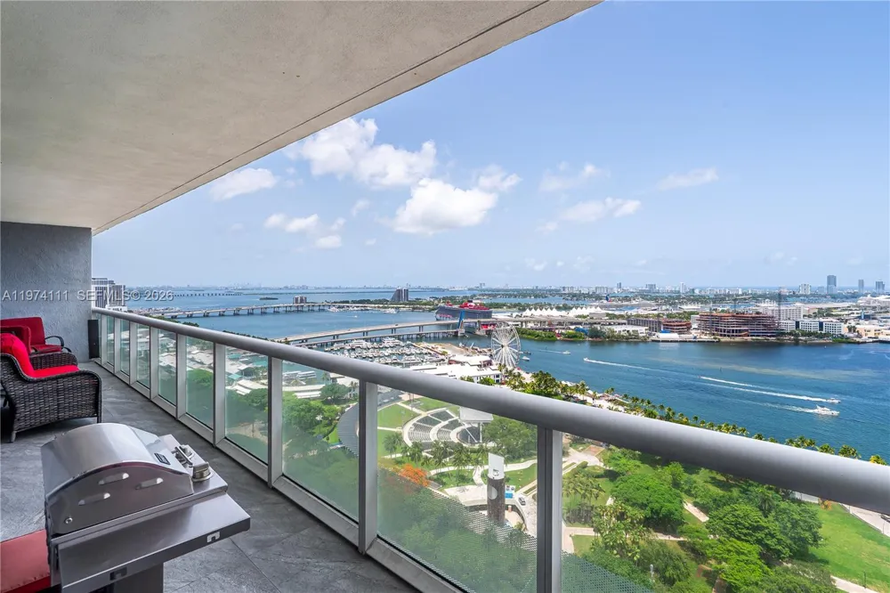 50 Biscayne Blvd #3106 Miami, FL 33132
