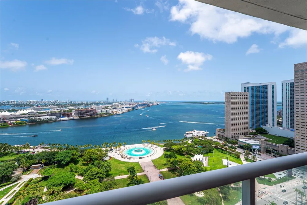 50 Biscayne Blvd #3106 Miami, FL 33132