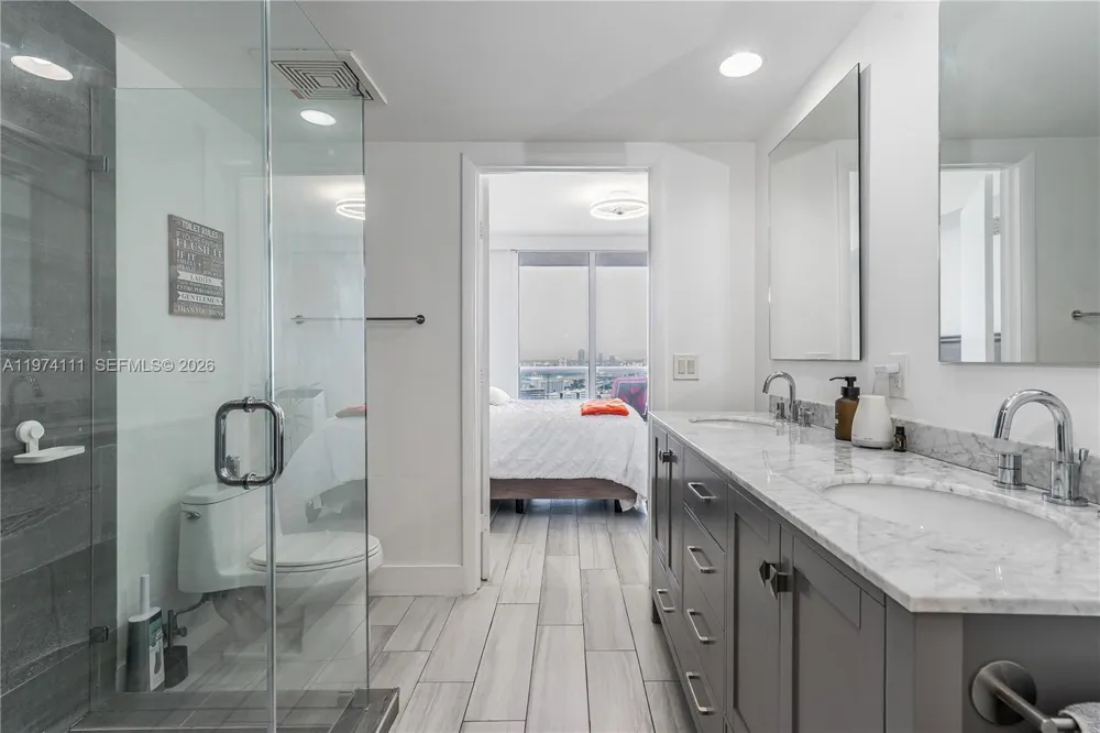 50 Biscayne Blvd #3106 Miami, FL 33132