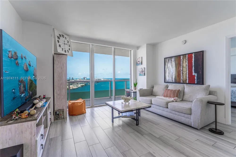 50 Biscayne Blvd #3106 Miami, FL 33132