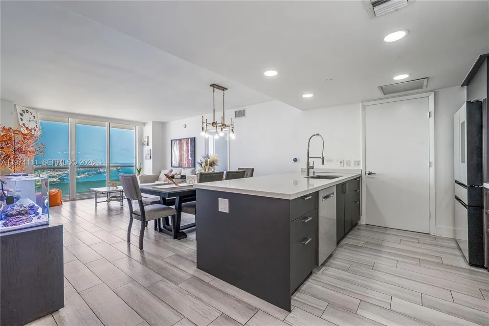 50 Biscayne Blvd #3106 Miami, FL 33132