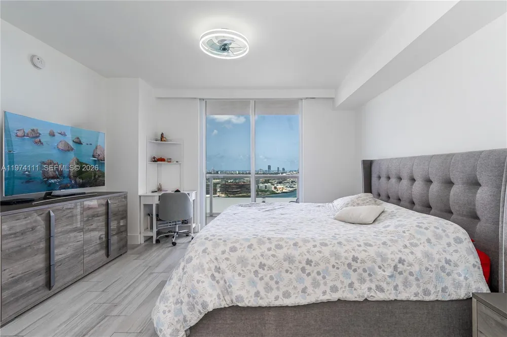 50 Biscayne Blvd #3106 Miami, FL 33132