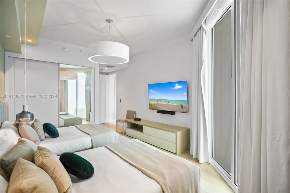 16051 Collins Ave #3202 Sunny Isles Beach, FL 33160
