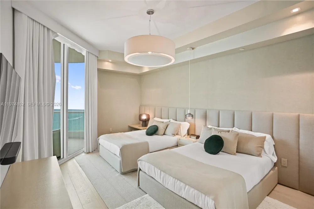 16051 Collins Ave #3202 Sunny Isles Beach, FL 33160