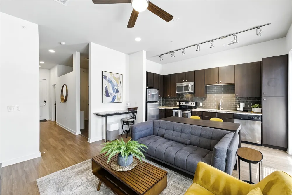 1900 Barton Springs Road #2003 Austin, TX 78704