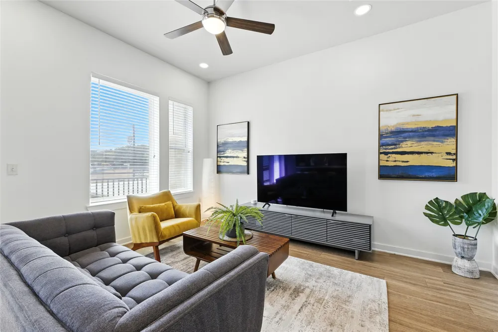 1900 Barton Springs Road #2003 Austin, TX 78704