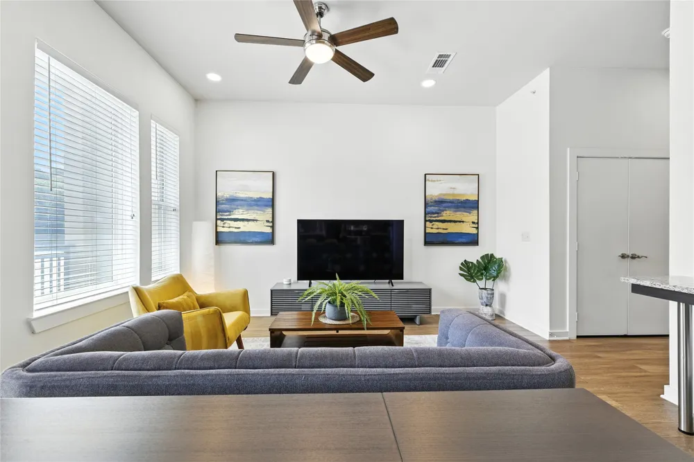 1900 Barton Springs Road #2003 Austin, TX 78704