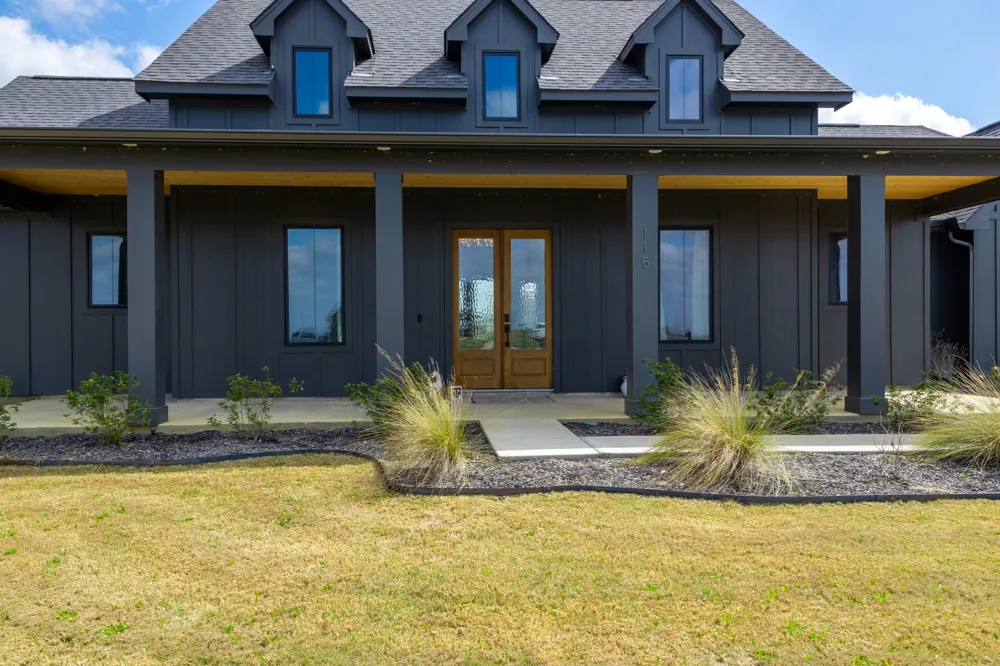 115 Country View Lane Schulenburg, TX 78956