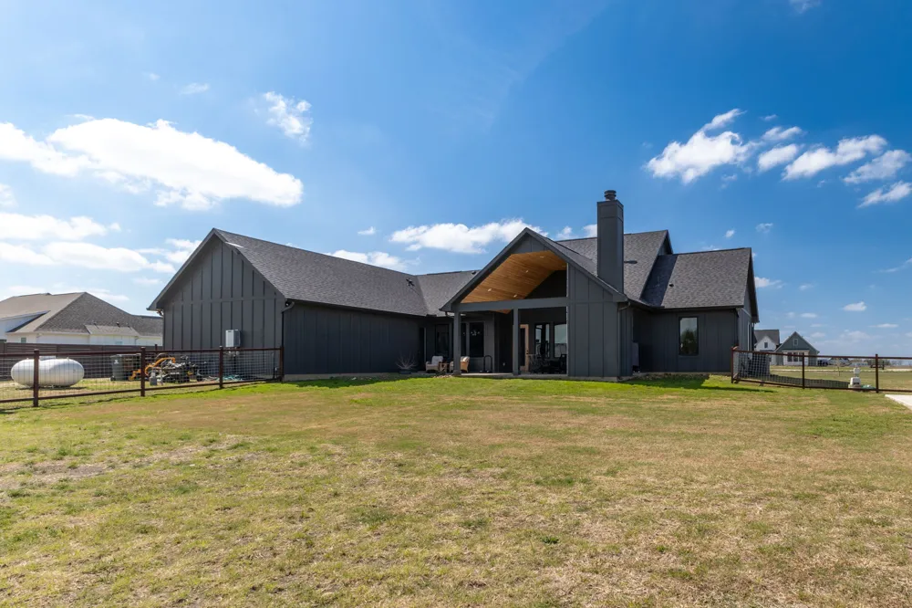 115 Country View Lane Schulenburg, TX 78956