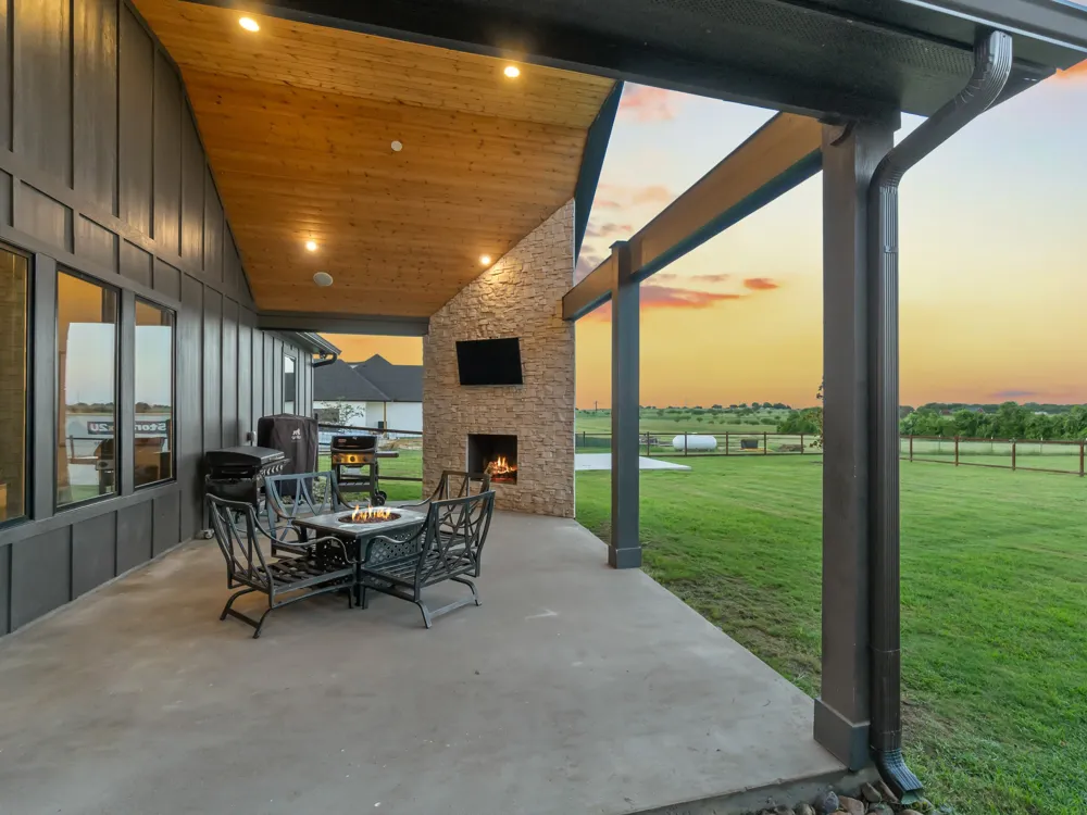 115 Country View Lane Schulenburg, TX 78956
