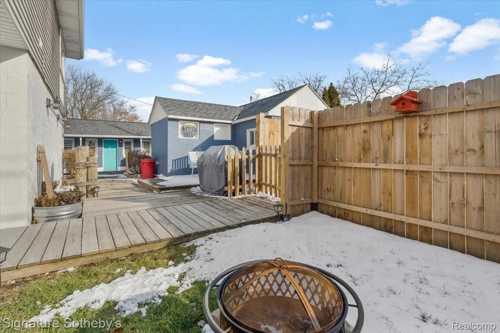 6997 Lakeshore Road Worth Township, MI 48450