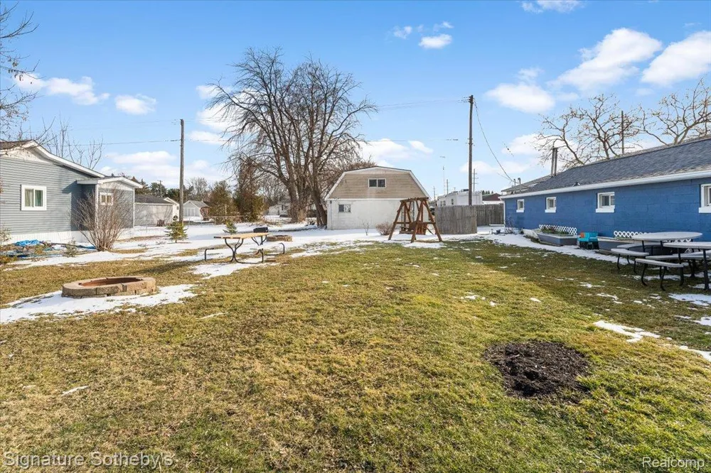 6997 Lakeshore Road Worth Township, MI 48450