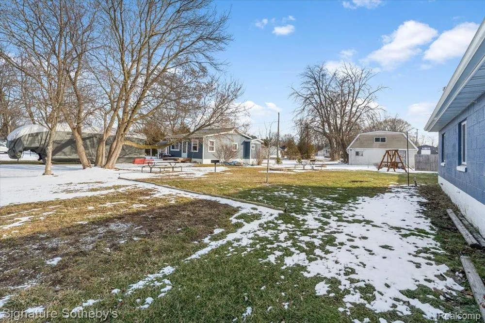 6997 Lakeshore Road Worth Township, MI 48450