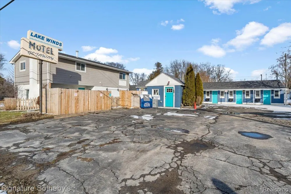 6997 Lakeshore Road Worth Township, MI 48450