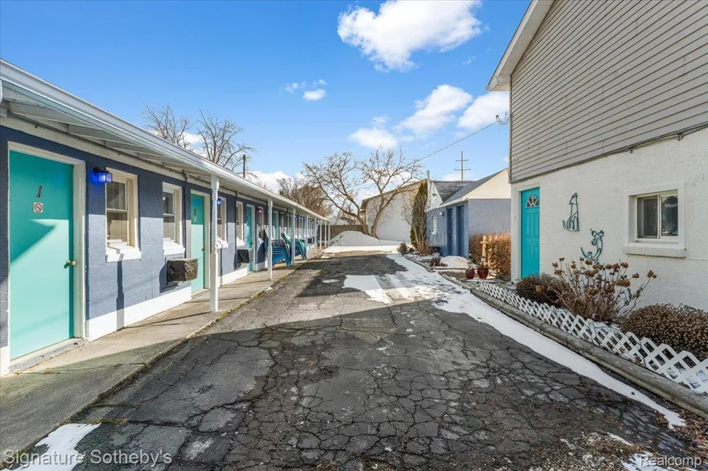 6997 Lakeshore Road Worth Township, MI 48450