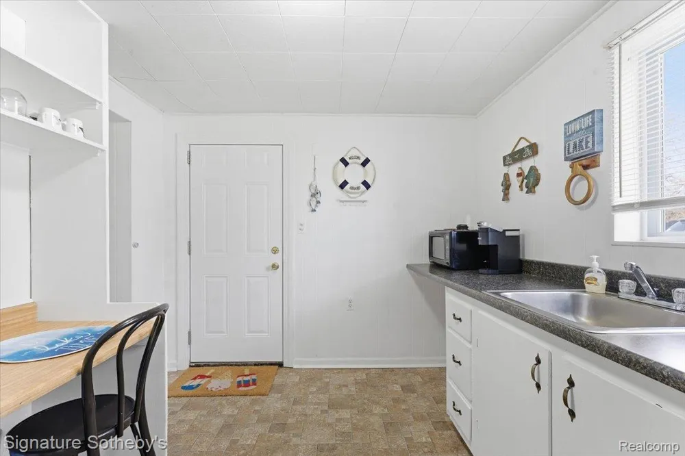 6997 Lakeshore Road Worth Township, MI 48450