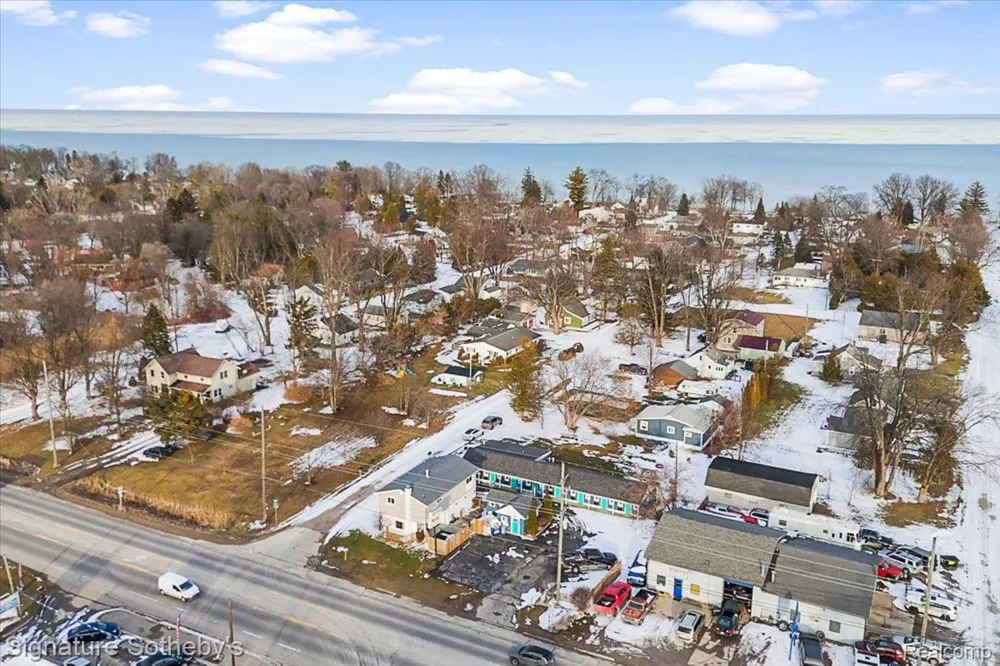 6997 Lakeshore Road Worth Township, MI 48450