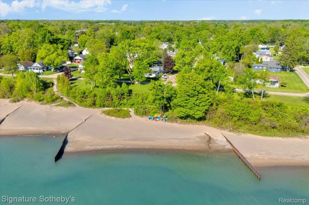 6997 Lakeshore Road Worth Township, MI 48450