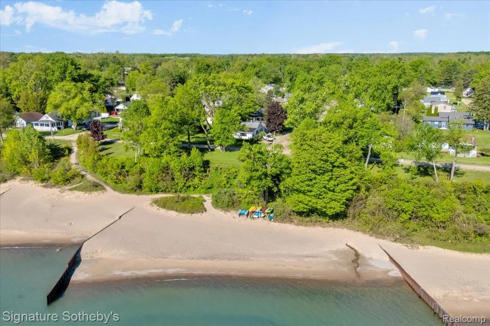 6997 Lakeshore Road Worth Township, MI 48450