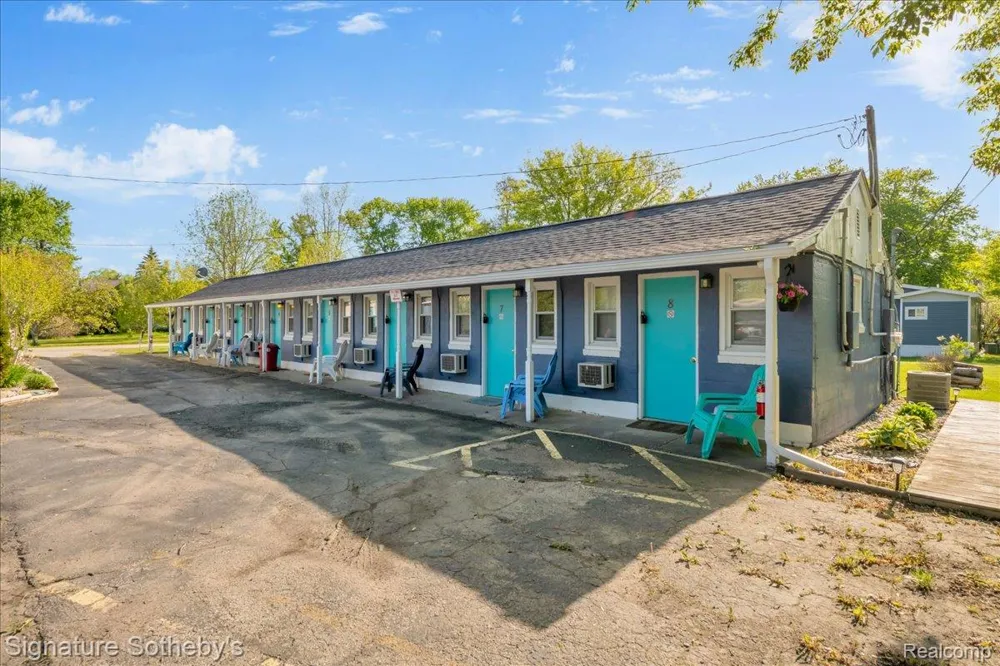 6997 Lakeshore Road Worth Township, MI 48450