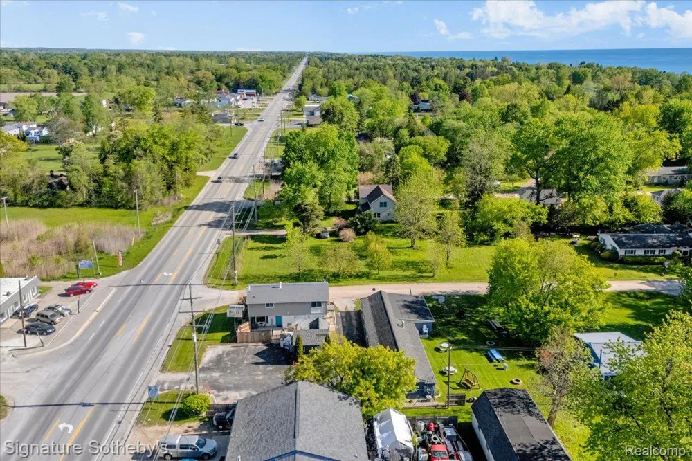 6997 Lakeshore Road Worth Township, MI 48450
