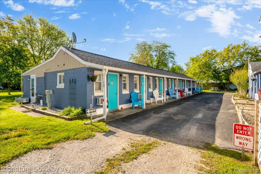 6997 Lakeshore Road Worth Township, MI 48450