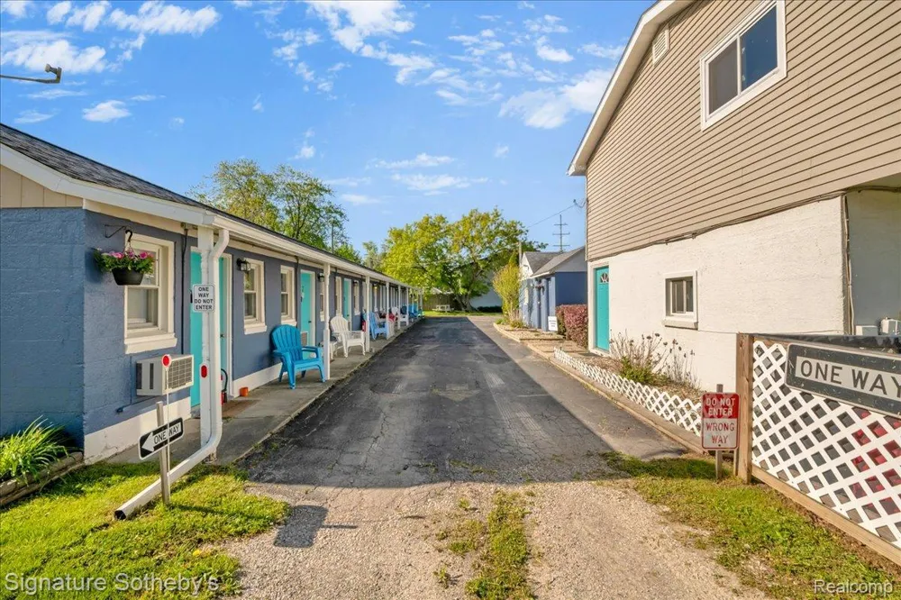 6997 Lakeshore Road Worth Township, MI 48450