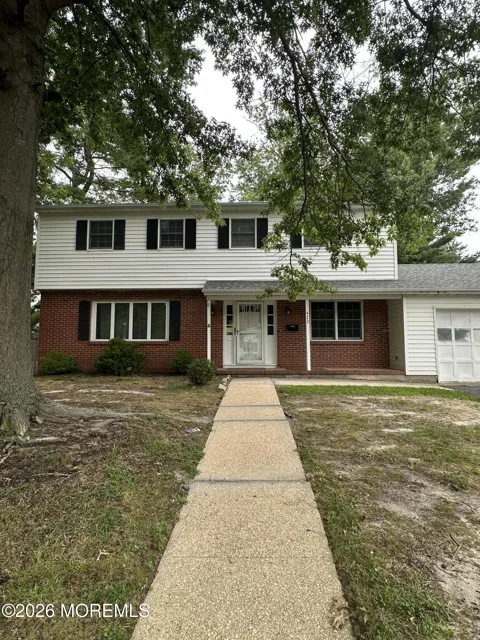 422 W Lake Avenue