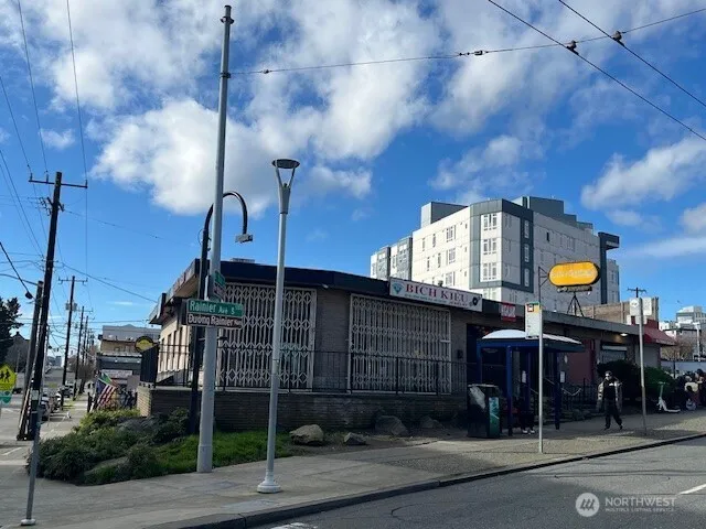 421 Rainier Avenue S Seattle, WA 98144