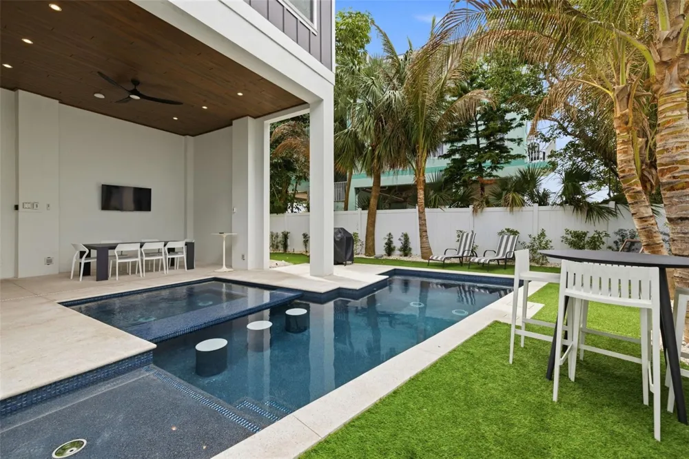 100 12TH STREET Bradenton Beach, FL 34217