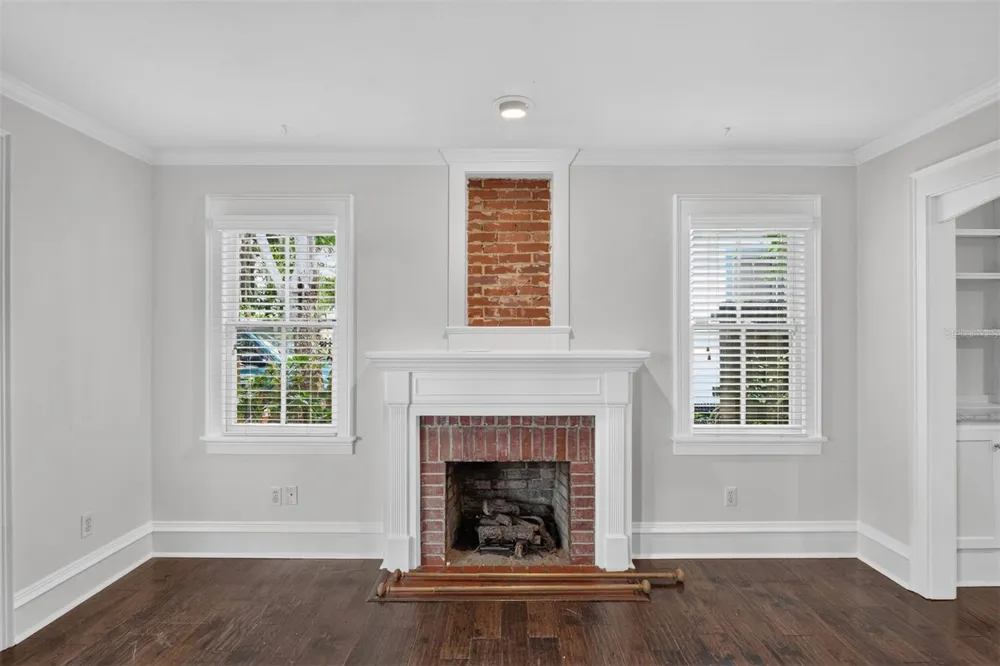 433 SE 7TH STREET Gainesville, FL 32601