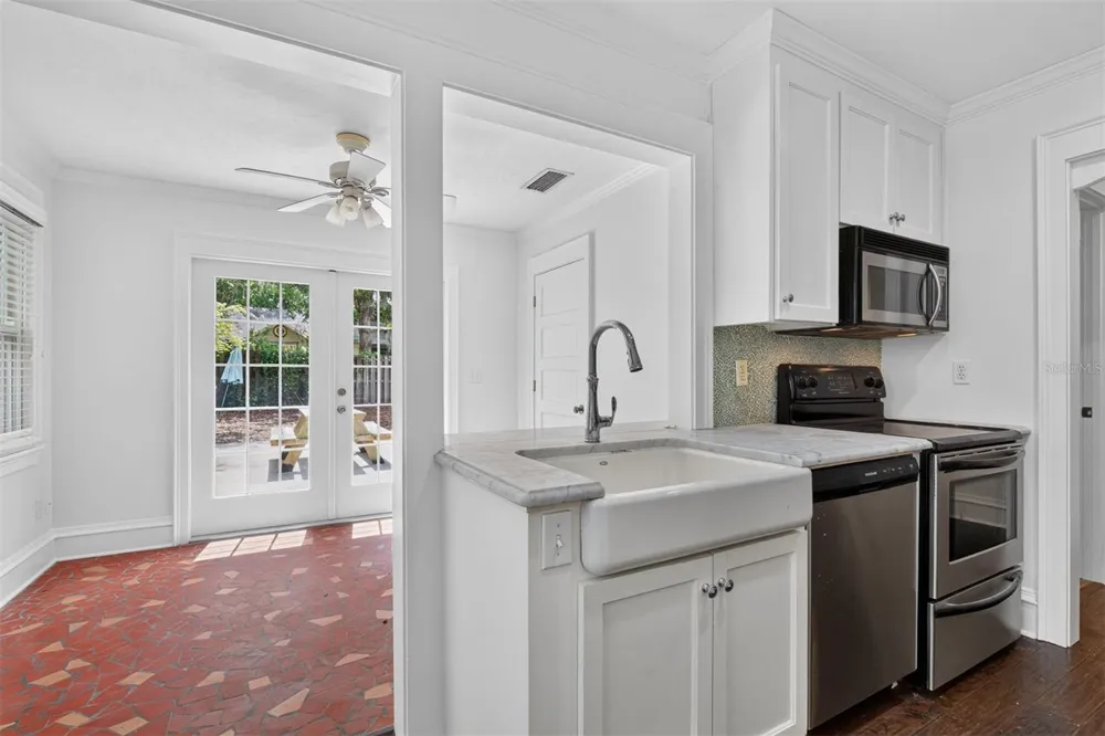 433 SE 7TH STREET Gainesville, FL 32601