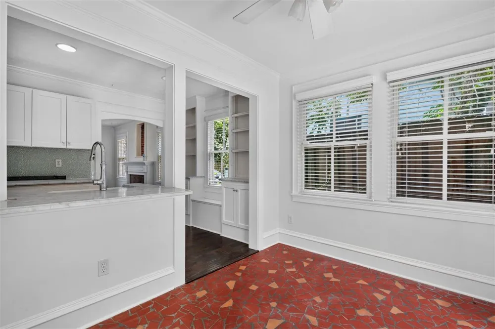 433 SE 7TH STREET Gainesville, FL 32601