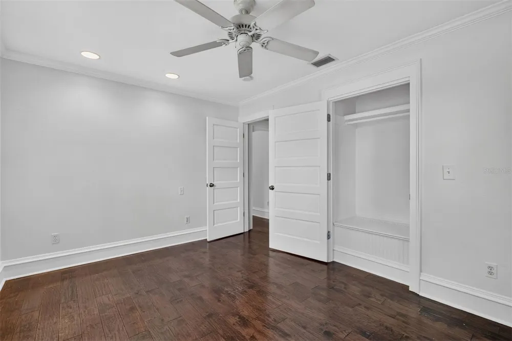 433 SE 7TH STREET Gainesville, FL 32601
