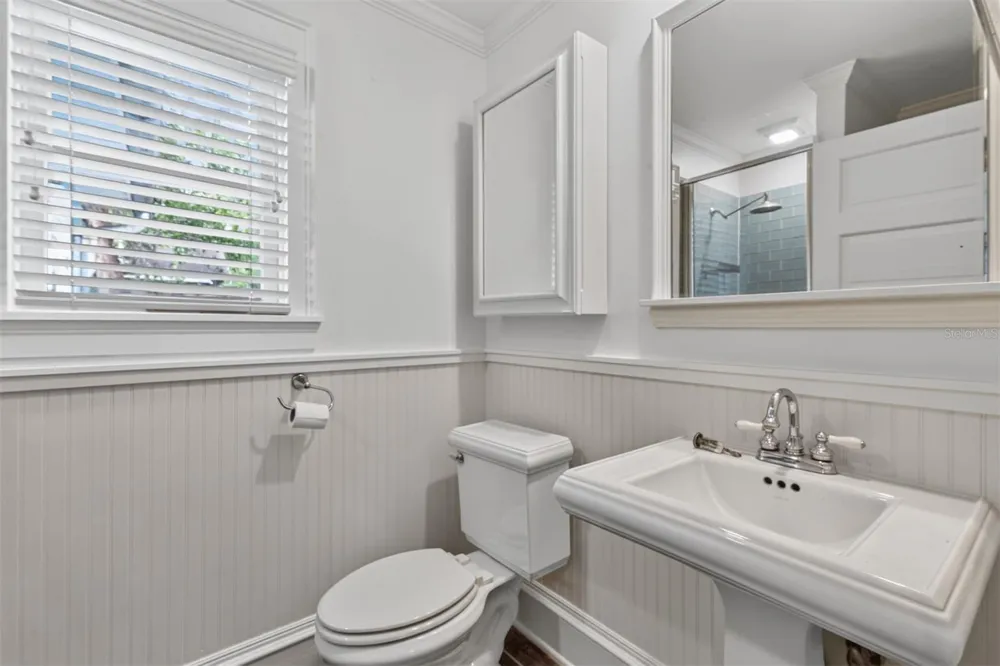 433 SE 7TH STREET Gainesville, FL 32601