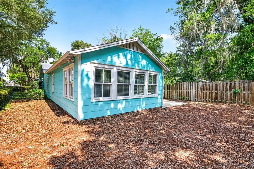433 SE 7TH STREET Gainesville, FL 32601
