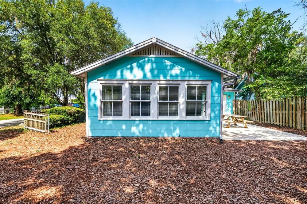 433 SE 7TH STREET Gainesville, FL 32601